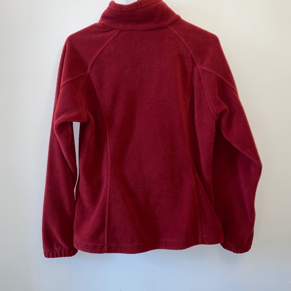 Red Fleece Columbia zip up jacket with zipped pockets - Picture 5 of 6